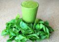 Smoothie agli spinaci cremoso e nutriente